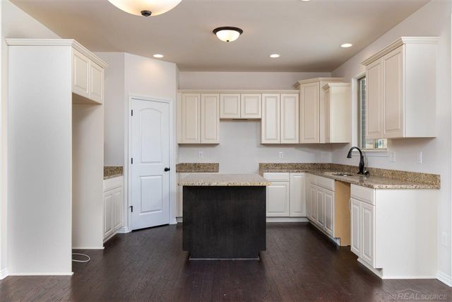 17480 Stallman Drive, Macomb Twp, MI 48042