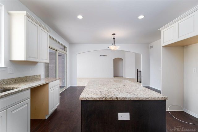 17480 Stallman Drive, Macomb Twp, MI 48042