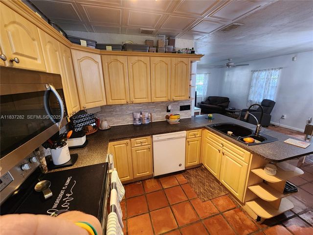 3521 E 8th Avenue, Hialeah, FL 33013