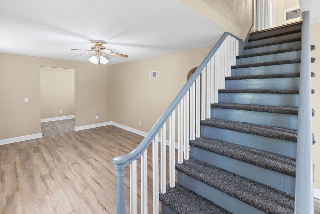 Image 13 of property listing at 21 Mills Cart Road, Salem, IL 62881