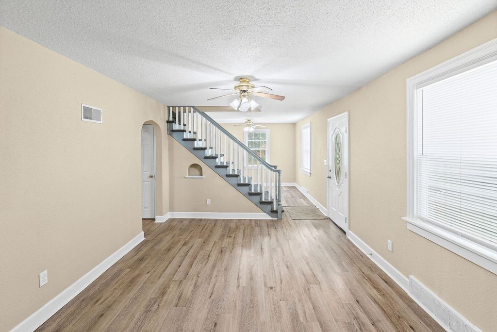 Image 15 of property listing at 21 Mills Cart Road, Salem, IL 62881