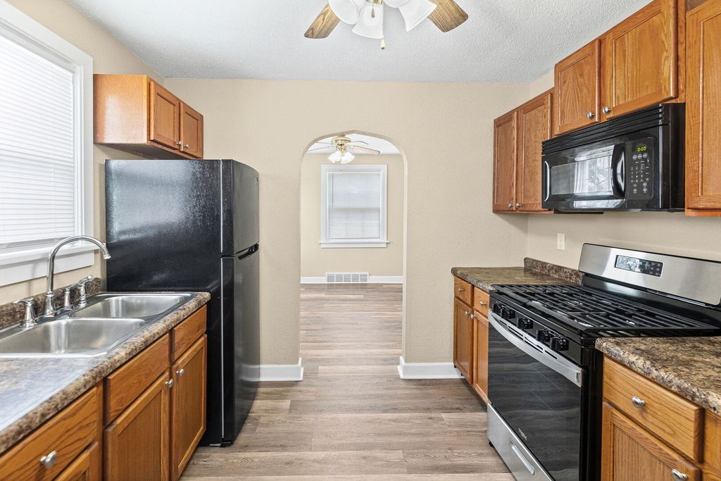 Image 19 of property listing at 21 Mills Cart Road, Salem, IL 62881