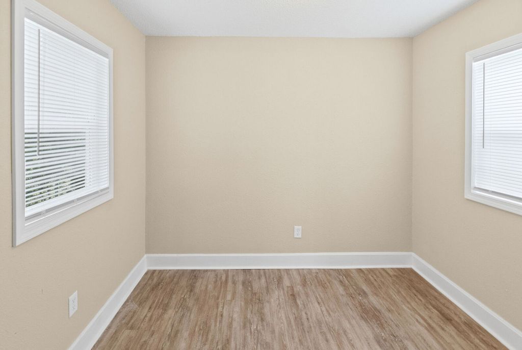 Image 23 of property listing at 21 Mills Cart Road, Salem, IL 62881