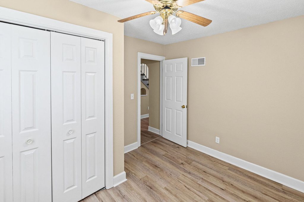 Image 28 of property listing at 21 Mills Cart Road, Salem, IL 62881