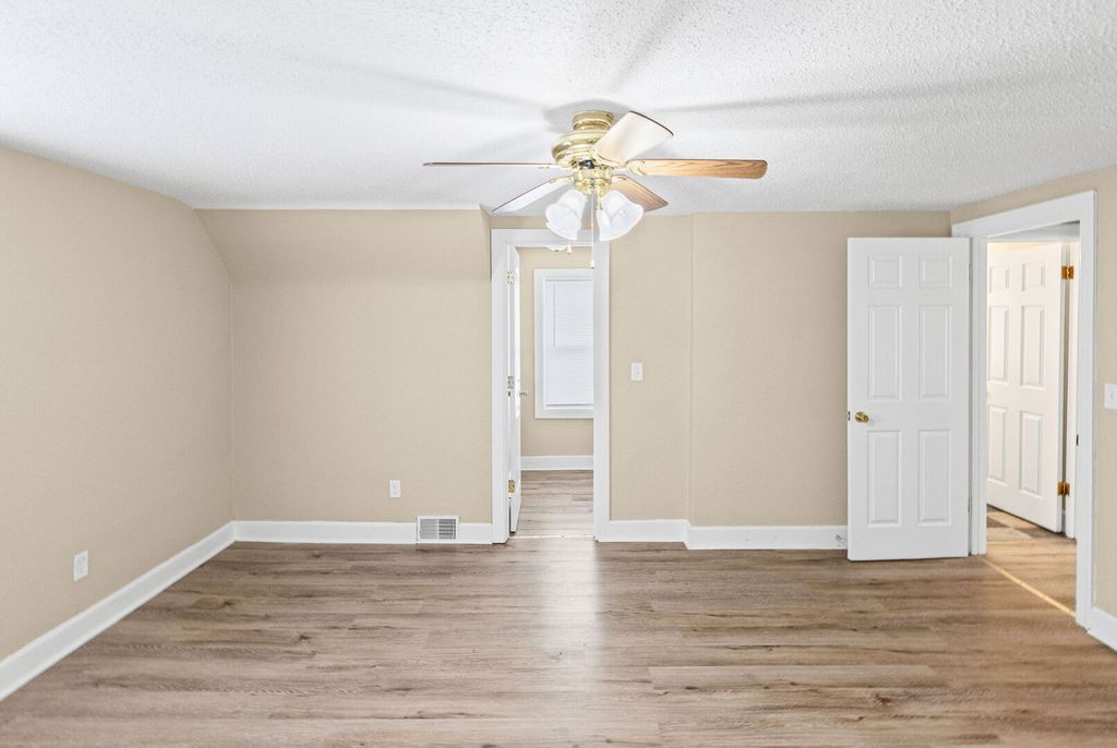 Image 36 of property listing at 21 Mills Cart Road, Salem, IL 62881