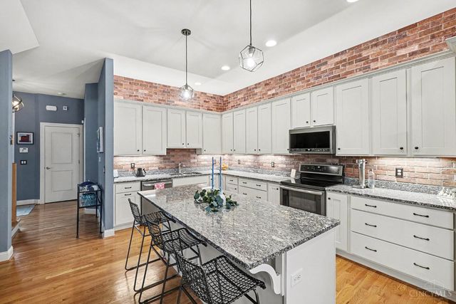 2734 Cleinview Avenue, Cincinnati, OH 45206