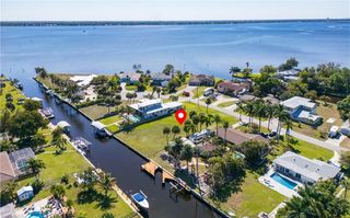 1820 Marina CIR, North Fort Myers, FL 33903