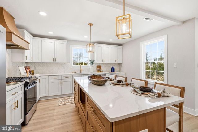 437 PENNINGTON AVE, Waterford Works, NJ 08089