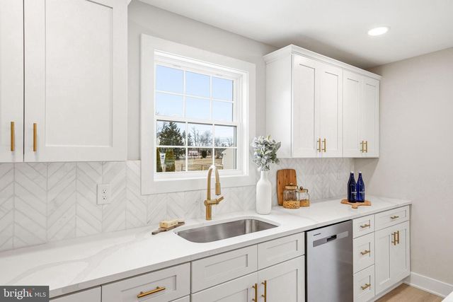 437 PENNINGTON AVE, Waterford Works, NJ 08089