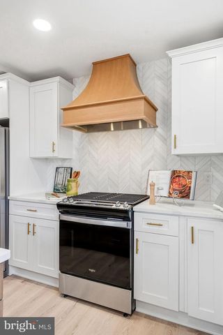 437 PENNINGTON AVE, Waterford Works, NJ 08089