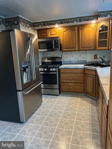 4417 CROSLAND RD, Philadelphia, PA 19154