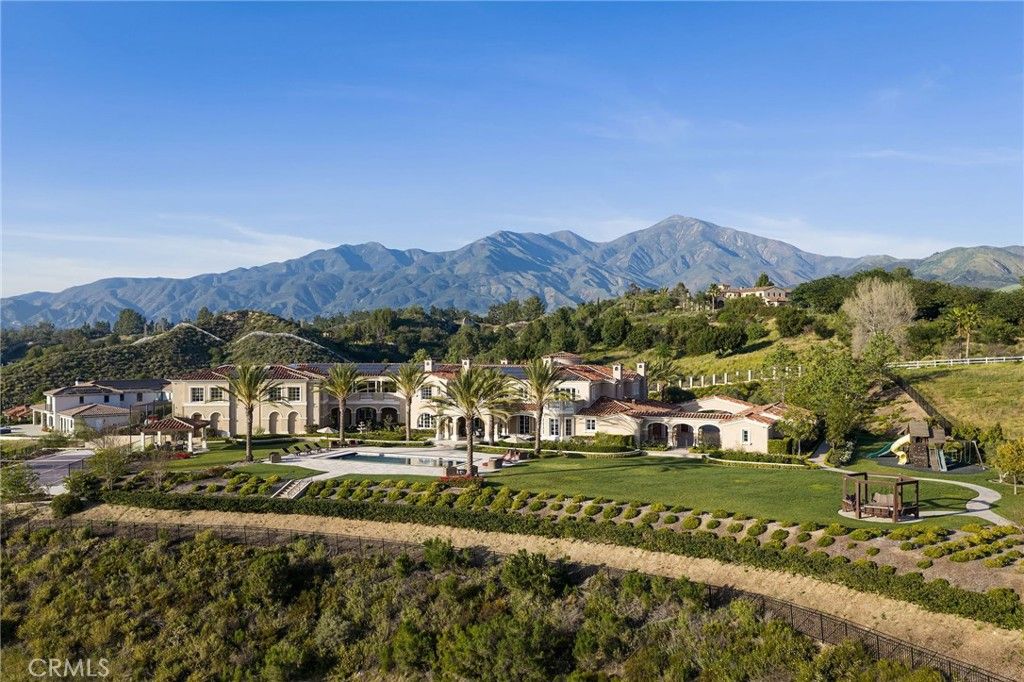 Image 2 of property listing at 31902 Apuesto Way, Coto De Caza, CA 92679