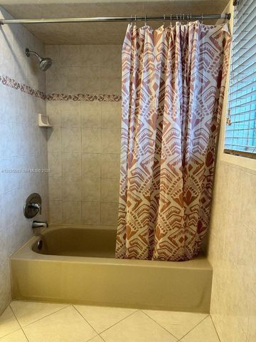 7205 W 3rd Avenue, Hialeah, FL 33014