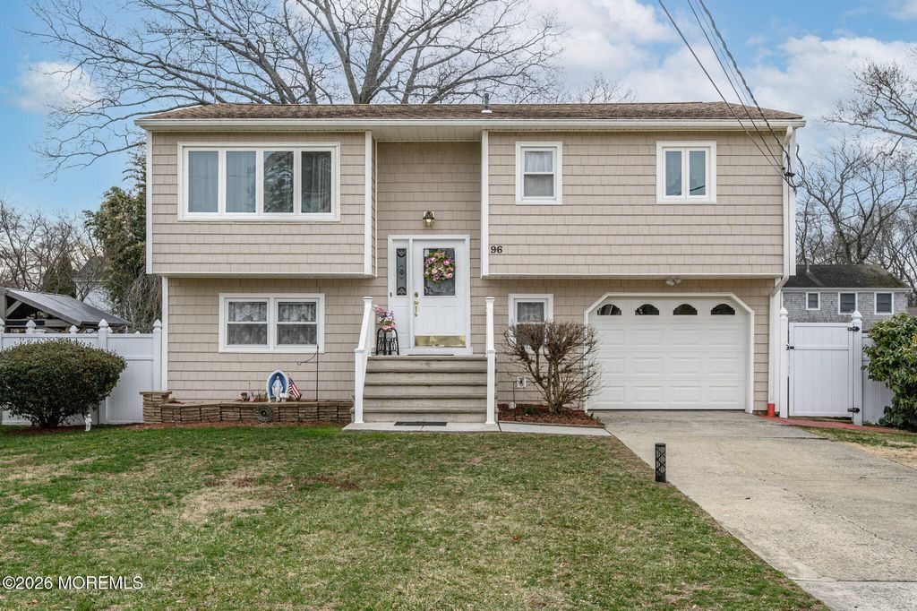 96 Cooper Boulevard, Red Bank, NJ 07701