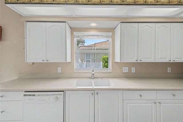 8018 SUGARBUSH DRIVE, Spring Hill, FL 34606