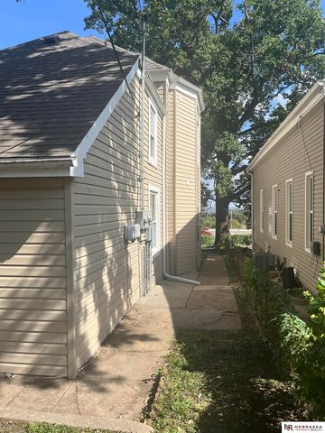 1050 S 29th Street, Omaha, NE 68105