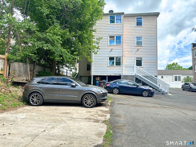 13 Bartlett Street 2nd Floor, New Britain, CT 06051