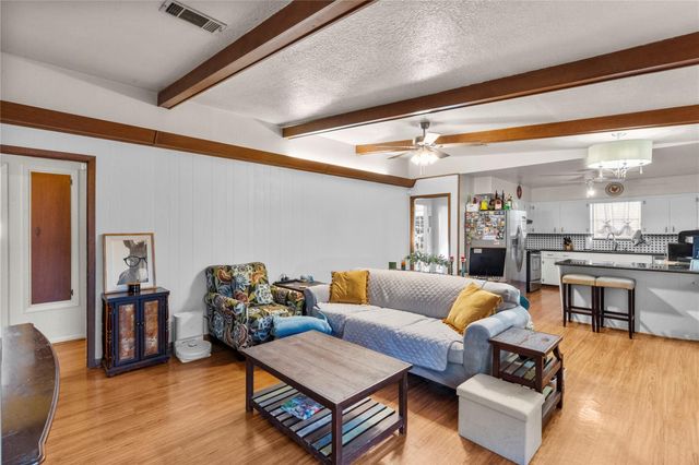 2118 22nd Avenue N, Texas City, TX 77590