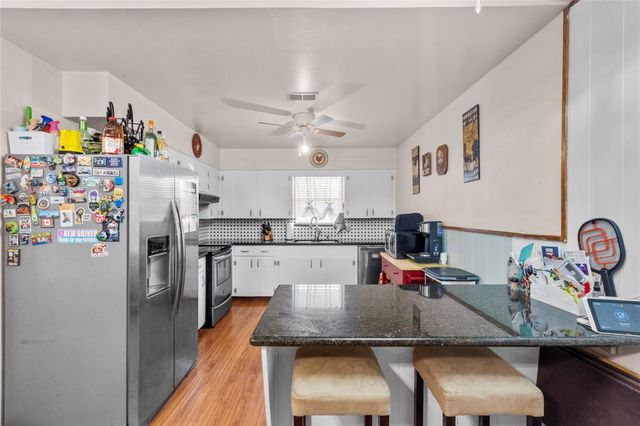 2118 22nd Avenue N, Texas City, TX 77590