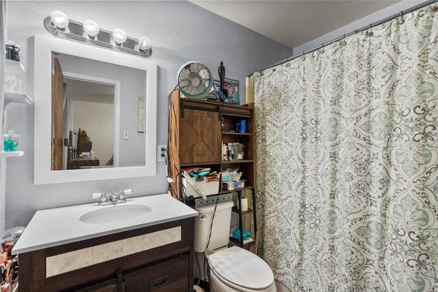 2118 22nd Avenue N, Texas City, TX 77590