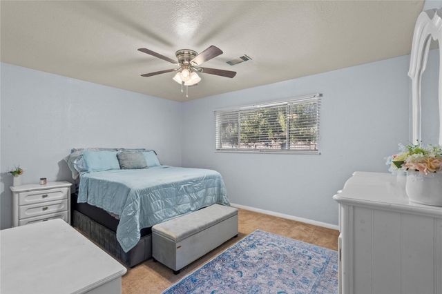 2118 22nd Avenue N, Texas City, TX 77590