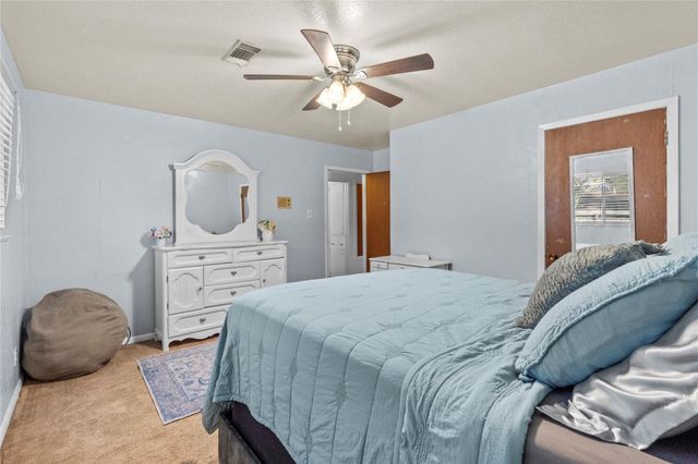 2118 22nd Avenue N, Texas City, TX 77590