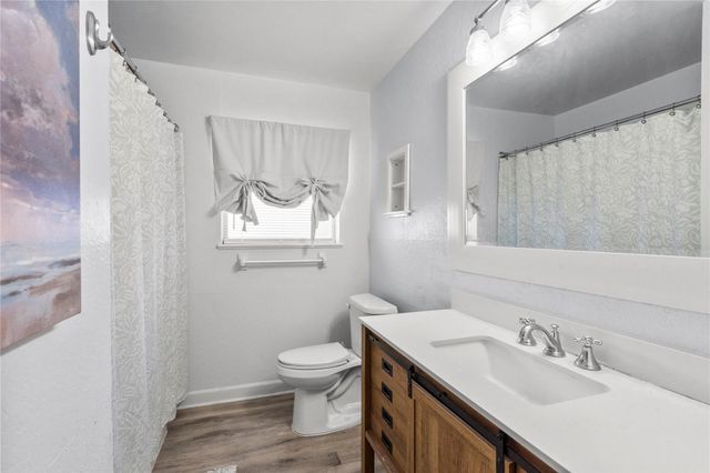 2118 22nd Avenue N, Texas City, TX 77590