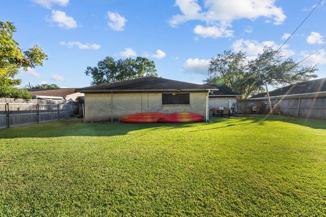 2118 22nd Avenue N, Texas City, TX 77590