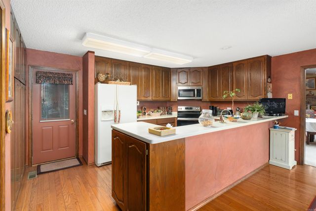 12 Narvaez Way, Hot Springs Village, AR 71909