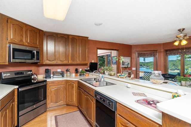 12 Narvaez Way, Hot Springs Village, AR 71909