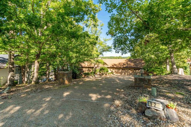 12 Narvaez Way, Hot Springs Village, AR 71909