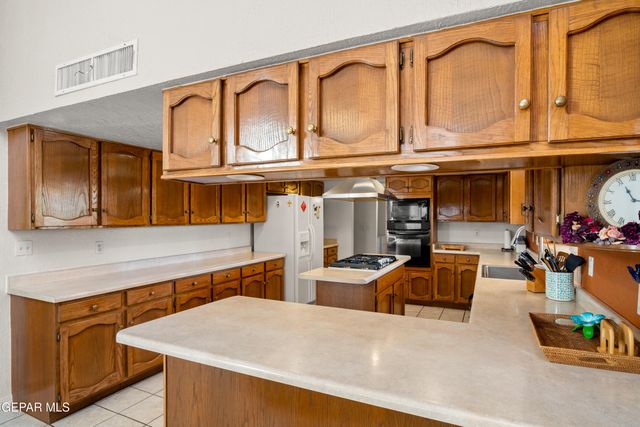 324 Rio Estancia Drive, El Paso, TX 79932