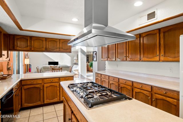 324 Rio Estancia Drive, El Paso, TX 79932