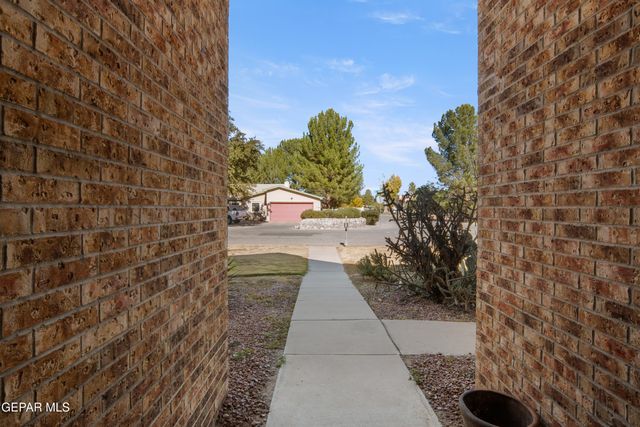 324 Rio Estancia Drive, El Paso, TX 79932