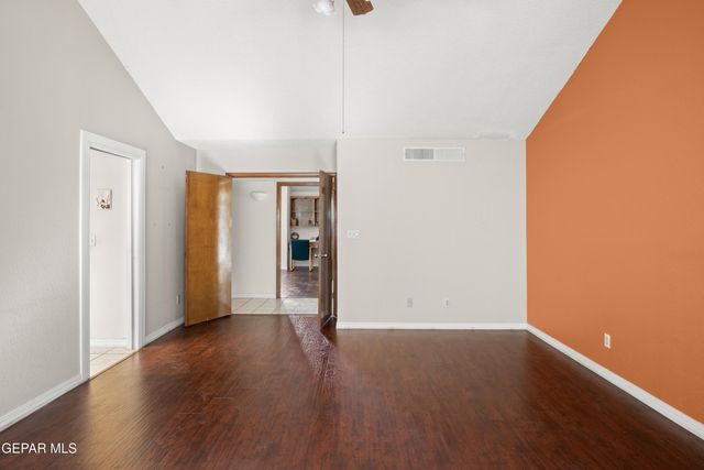 324 Rio Estancia Drive, El Paso, TX 79932