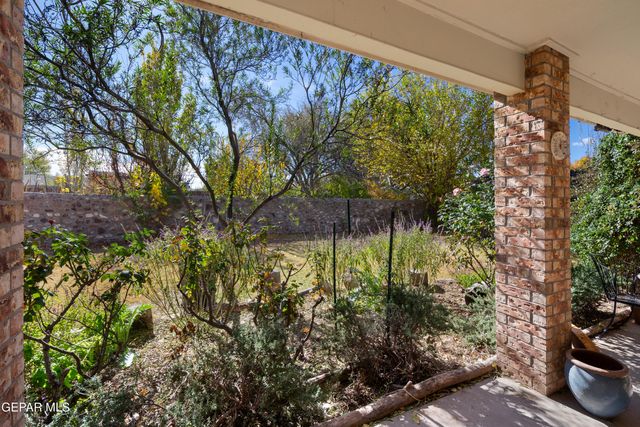 324 Rio Estancia Drive, El Paso, TX 79932