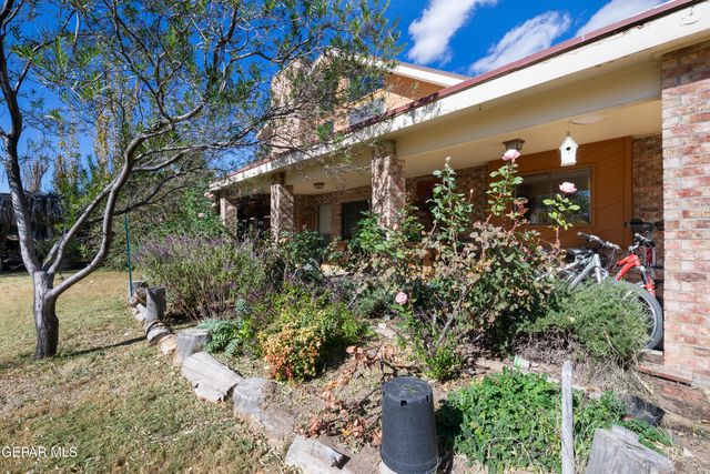 324 Rio Estancia Drive, El Paso, TX 79932