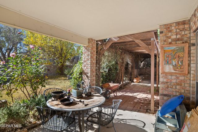 324 Rio Estancia Drive, El Paso, TX 79932