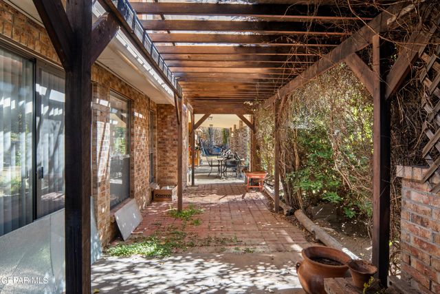 324 Rio Estancia Drive, El Paso, TX 79932