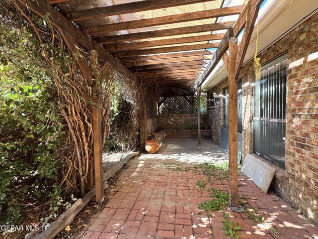 324 Rio Estancia Drive, El Paso, TX 79932