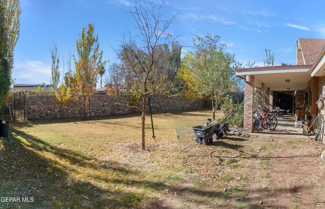 324 Rio Estancia Drive, El Paso, TX 79932