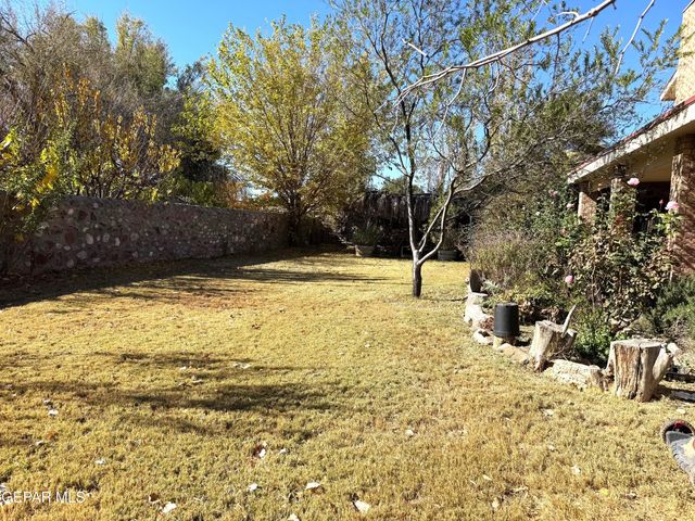 324 Rio Estancia Drive, El Paso, TX 79932