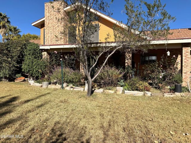 324 Rio Estancia Drive, El Paso, TX 79932