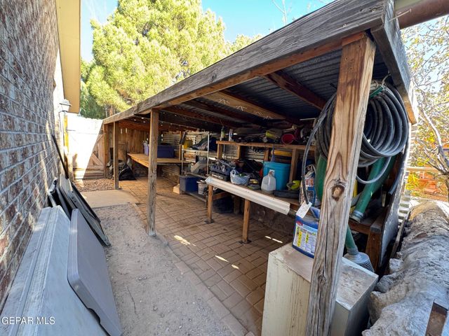 324 Rio Estancia Drive, El Paso, TX 79932