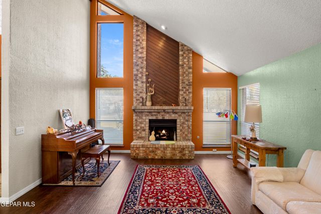 324 Rio Estancia Drive, El Paso, TX 79932