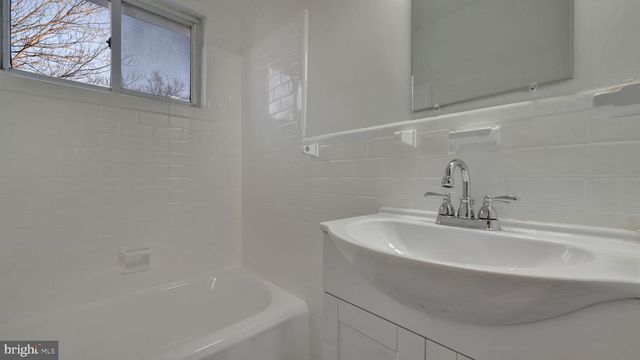 818 51ST ST SE, Washington, DC 20019