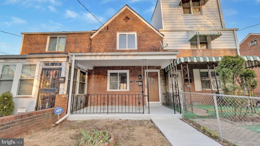 818 51ST ST SE, Washington, DC 20019