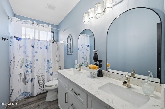 2328 S SORRELLE Street, Mesa, AZ 85209