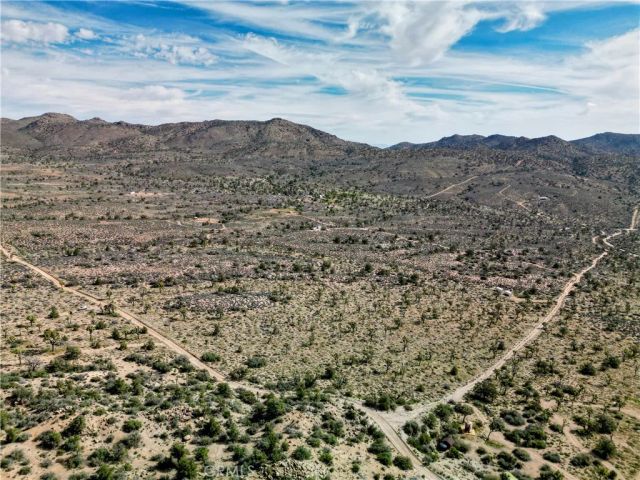 26 Vista, Pioneertown, CA 92356