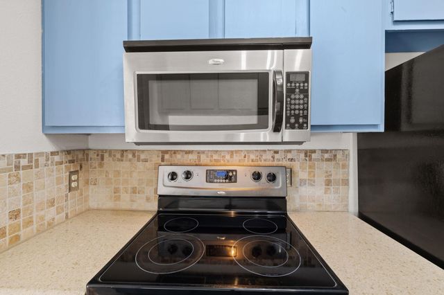 1705 Crossing PL 117B, Austin, TX 78741